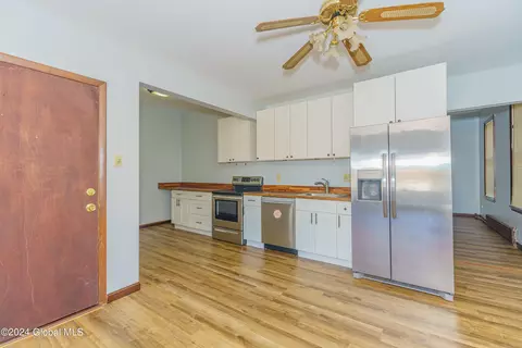 151 Front St, Schenectady, NY 12305 photo 3