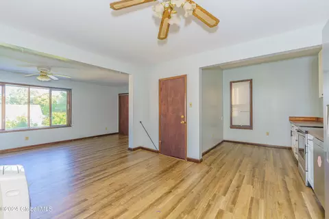 151 Front St, Schenectady, NY 12305 photo 11