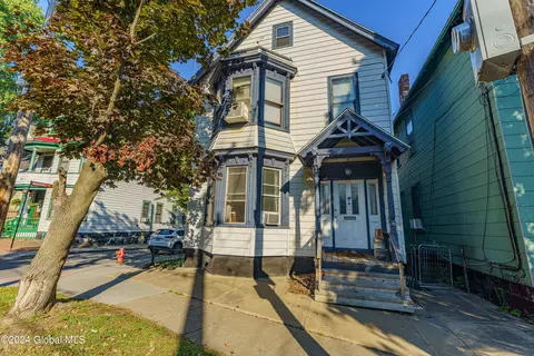 151 Front St, Schenectady, NY 12305
