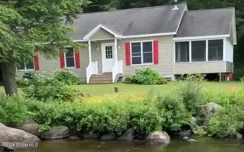 501 S Shore Rd, Speculator, NY 12164