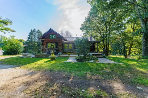 3914 Ny Highway 150, West Sand Lake, NY 12196