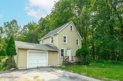 4207 Albany St, Albany, NY 12205