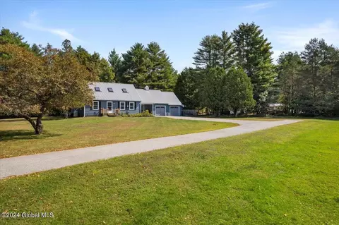 34 E Holcomb St, North Creek, NY 12853