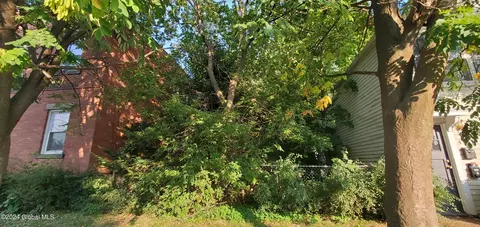 498 6th Ave, Troy, NY 12182