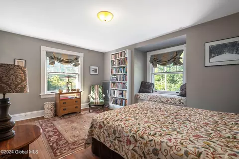 Bedroom - 1386 Lowell Rd, Schenectady, NY 12308 photo 4 of 7