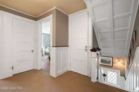 Entry Way - 1386 Lowell Rd, Schenectady, NY 12308 photo 5 of 7