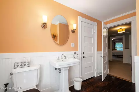 Bath - 1386 Lowell Rd, Schenectady, NY 12308 photo 6 of 6