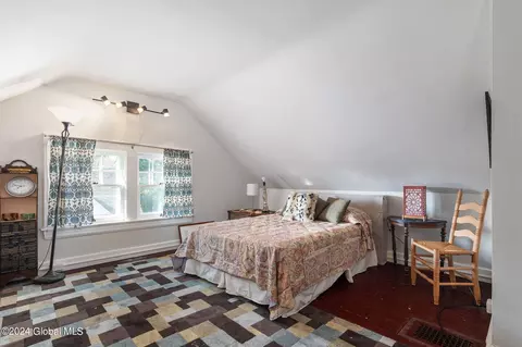 Bedroom - 1386 Lowell Rd, Schenectady, NY 12308 photo 6 of 7