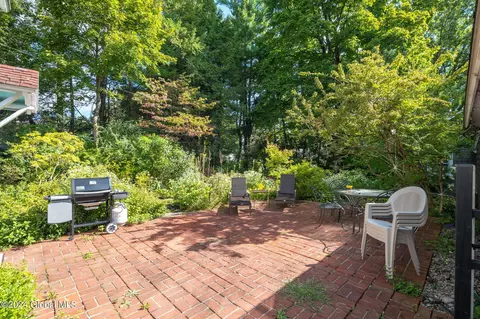 Exterior - 1386 Lowell Rd, Schenectady, NY 12308 photo 6 of 15