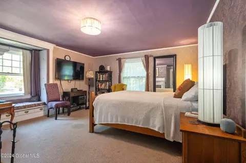Bedroom - 1386 Lowell Rd, Schenectady, NY 12308 photo 1 of 7