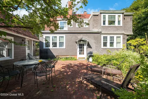 Exterior - 1386 Lowell Rd, Schenectady, NY 12308 photo 4 of 15