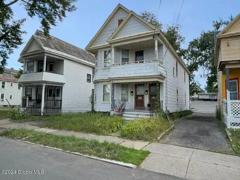 1050 Willett St, Schenectady, NY 12303