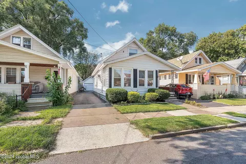 107 Swan St, Schenectady, NY 12302