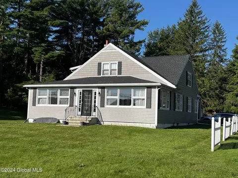 5 Gettle Rd, Averill Park, NY 12018