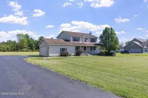 409 Mckay Rd, Perth, NY 12010