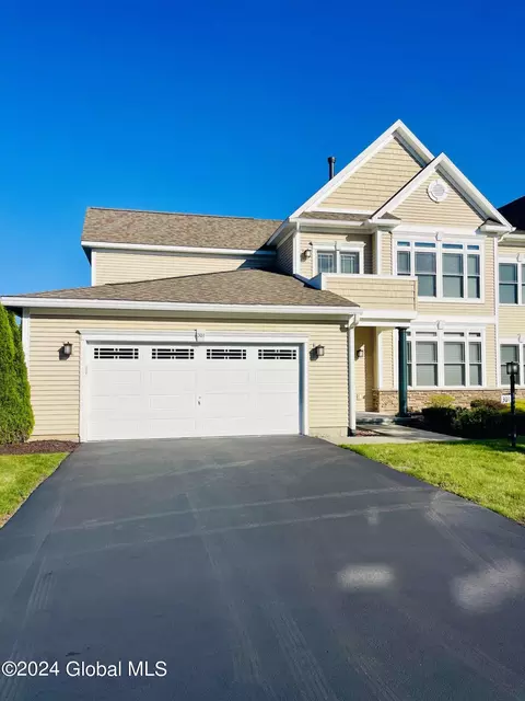 301 Lois Ln, Schenectady, NY 12304