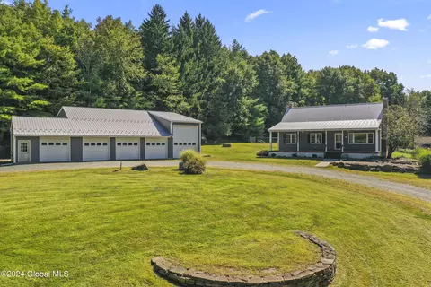 345 Palmer Rd, East Greenbush, NY 12061