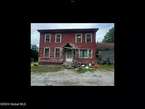 756 Coolidge Hill Rd, Diamond Point, NY 12824
