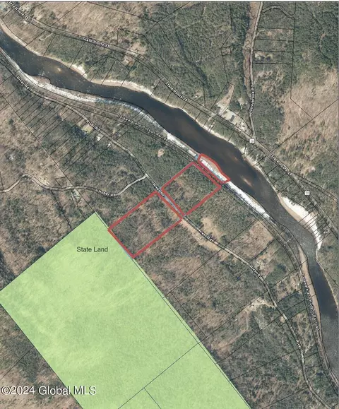 L4 River Road, Warrensburg, NY 12885