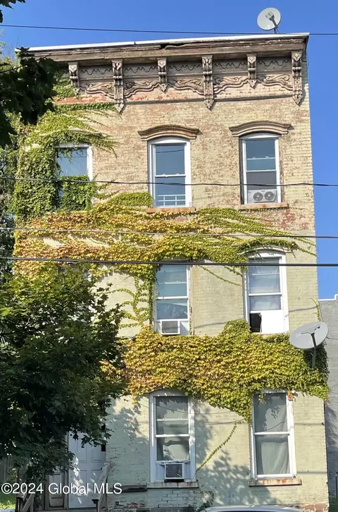25 Alexander St, Albany, NY 12202