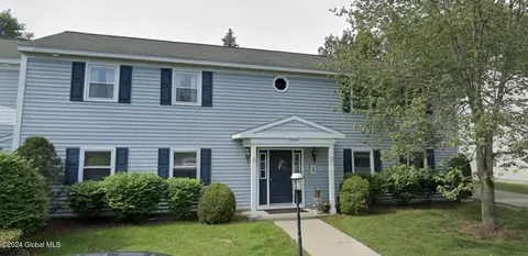 169 Cedarview Ln, Watervliet, NY 12189