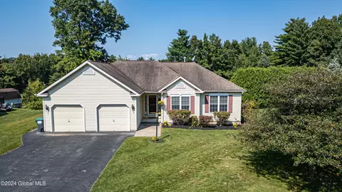 4 Native Dancer Ln, Saratoga Springs, NY 12866
