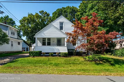 1110 Floral Ave, Schenectady, NY 12306
