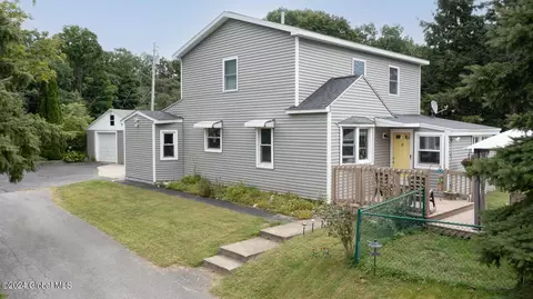 14 Westcott Rd, Troy, NY 12182