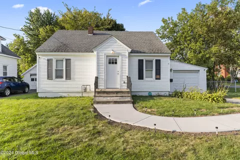 157 Oakland Ave, Gloversville, NY 12078