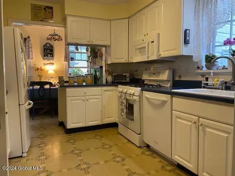 1100 Eastern Ave, Schenectady, NY 12308 photo 18