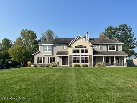 38 Rolling Brook Dr, Ballston Spa, NY 12020