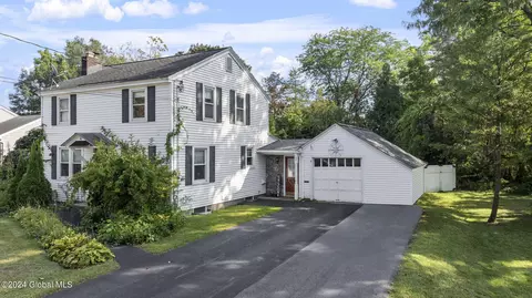 4 Baker Ave, South Glens Falls, NY 12803