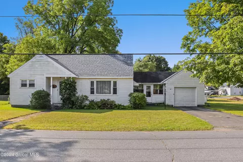 13 La Claire St, Hudson Falls, NY 12839