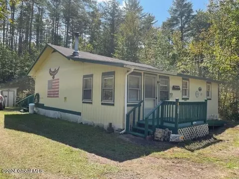 123 Chase St, Broadalbin, NY 12025