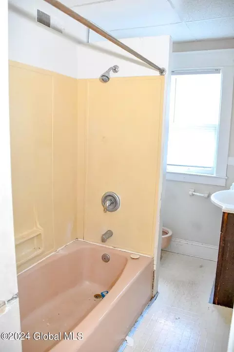 315 Division St, Schenectady, NY 12304 photo 35