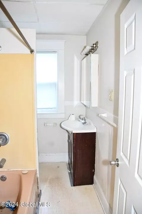 315 Division St, Schenectady, NY 12304 photo 34
