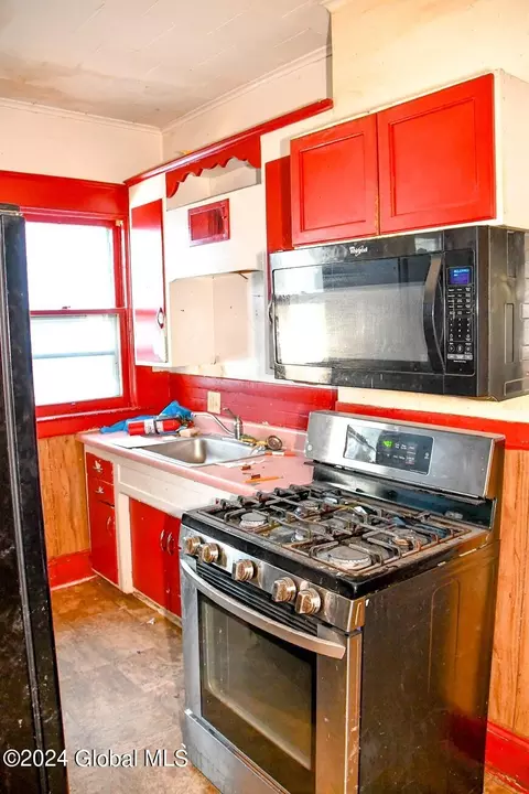 315 Division St, Schenectady, NY 12304 photo 16