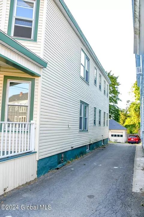 315 Division St, Schenectady, NY 12304 photo 38