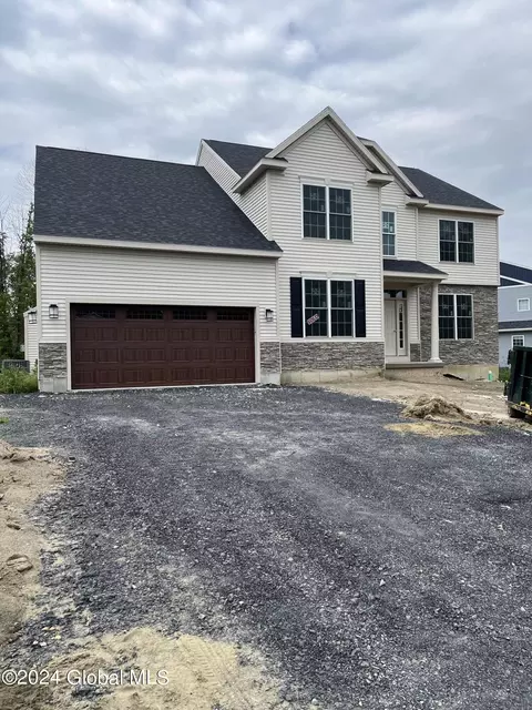 20 Wetherby Ct, Cohoes, NY 12047