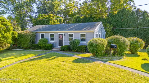 27 Montgomery St, Cohoes, NY 12047