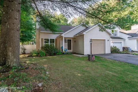 290 Meadowlark Dr, Ballston Spa, NY 12020