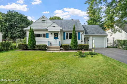 18 Marion Blvd, Glenville, NY 12302