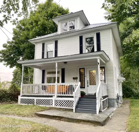 49 Leonard St, Glens Falls, NY 12801