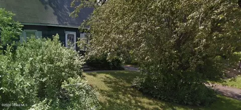 2 Ellendale Dr, Albany, NY 12205