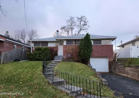 99 Sycamore St, Albany, NY 12208