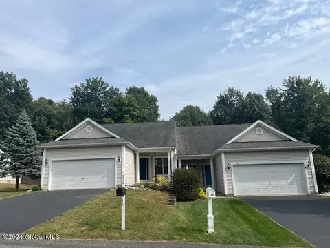 52 Rockrose Dr, East Greenbush, NY 12061