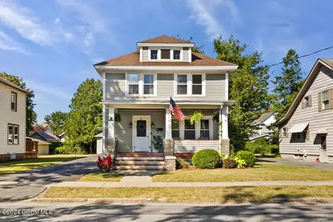 21 Stewart Ave, Glens Falls, NY 12801