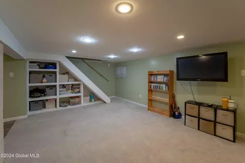2010 Anthony Dr, Schenectady, NY 12303 photo 24