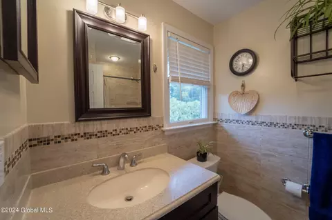 2010 Anthony Dr, Schenectady, NY 12303 photo 19