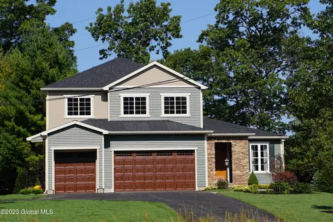 51 Wheatfield Way, Mechanicville, NY 12118